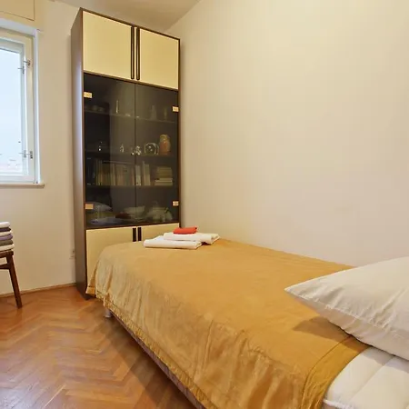 Run By Swedes Apartment *